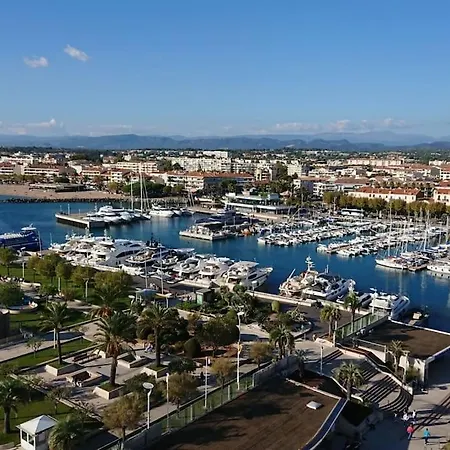 Appt Lumineux Avec Terrasse Coeur De 35 M² شقة