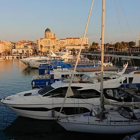 Appt Lumineux Avec Terrasse Coeur De 35 M² Saint-Raphael (Var)