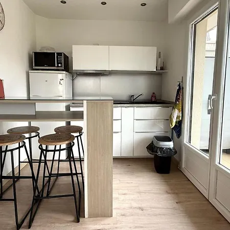 Appt Lumineux Avec Terrasse Coeur De 35 M² Saint-Raphaël