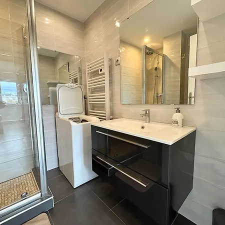 Appt Lumineux Avec Terrasse Coeur De 35 M²