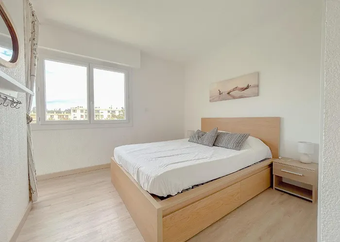 Appt Lumineux Avec Terrasse Coeur De 35 M² Saint-Raphaël