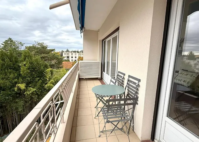 Appt Lumineux Avec Terrasse Coeur De 35 M² アパート Saint-Raphaël