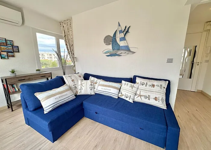 Appt Lumineux Avec Terrasse Coeur De 35 M² * Saint-Raphaël